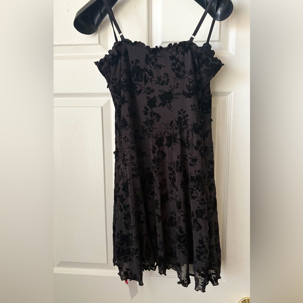 Cider Black Sleeveless Ruffle-Trim Dress